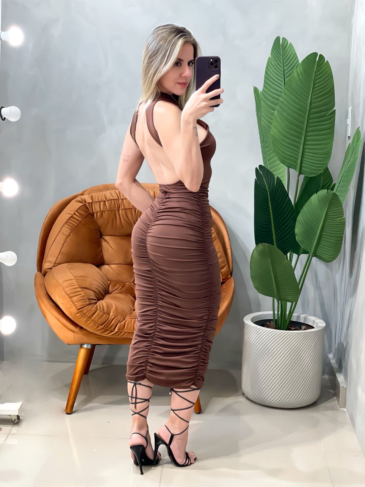 Vestido Midi em Malha Romantic Frente Única e Gola Choker Loani Ref. 1828