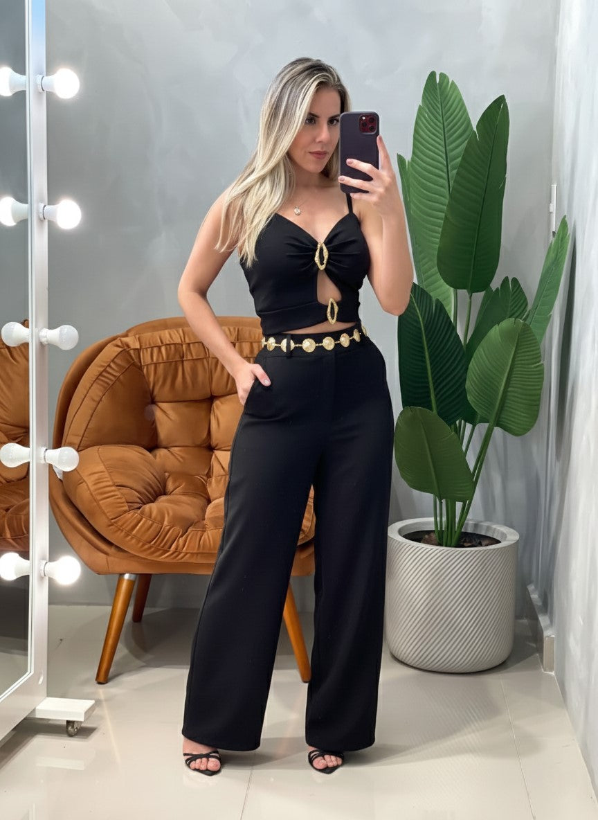 Conjunto em Alfaiataria Cropped de Alça com Recortes e Calça Pantalona Andreia R